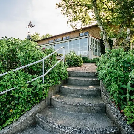 Faehrhauslodges In Sicht